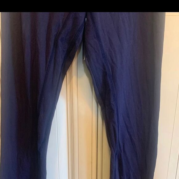 Lululemon High-Waist Airlift Legging Sz 6 - Picture 6 of 10